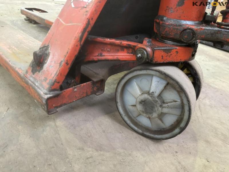 BT pallet truck 19