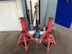 Brace, hammers, crowbars and jacks 2