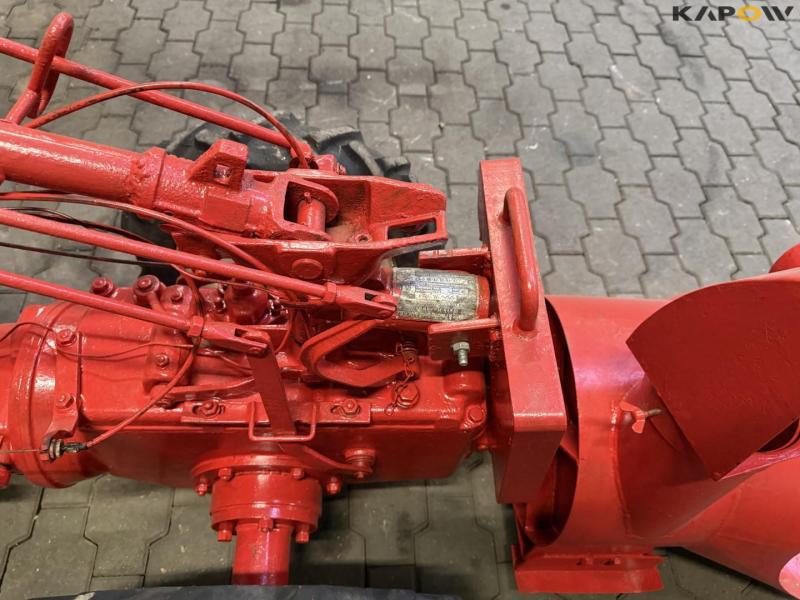 Bungartz tool carrier with snow thrower 31