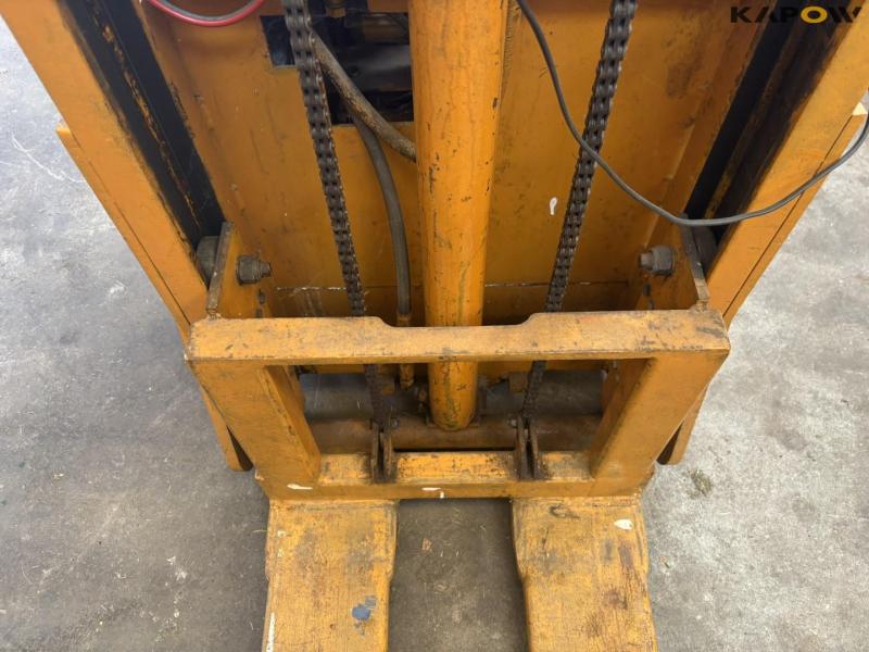 BV S12 Electric pallet stacker 22