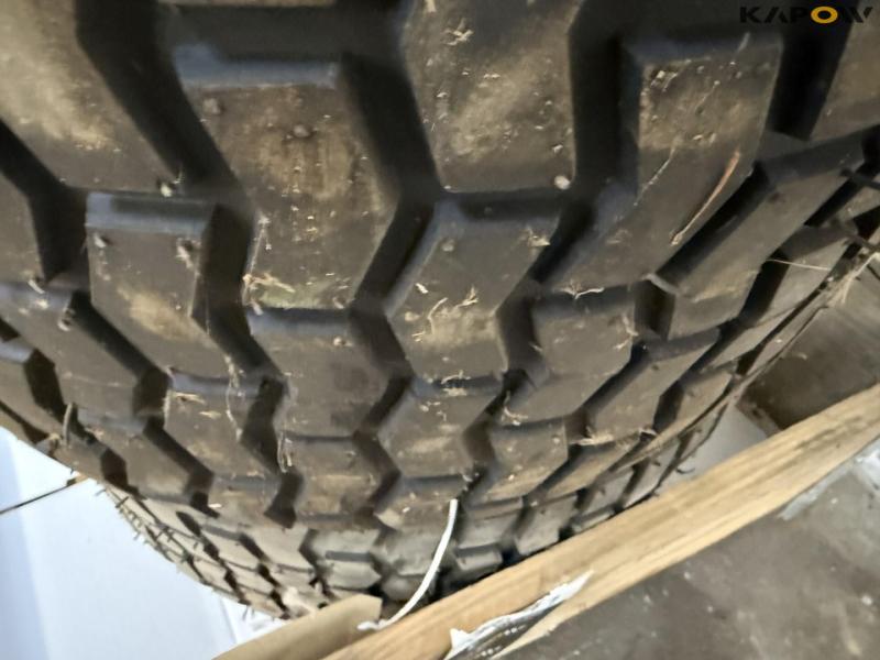 Carlisle 23x10.5-12 tires 9