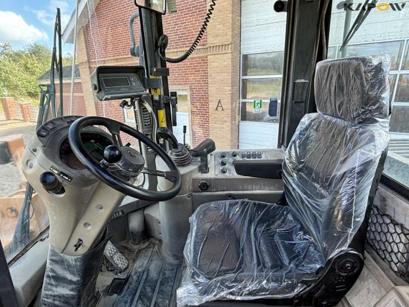 Case 521D wheel loader 27