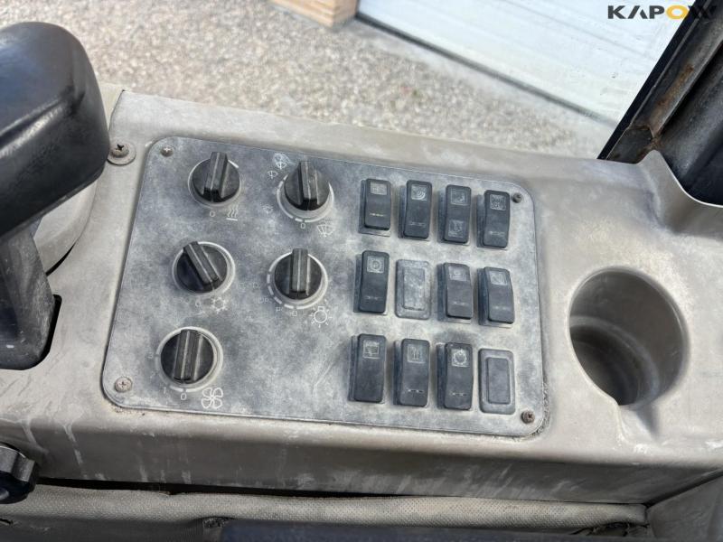 Case 521D wheel loader 35