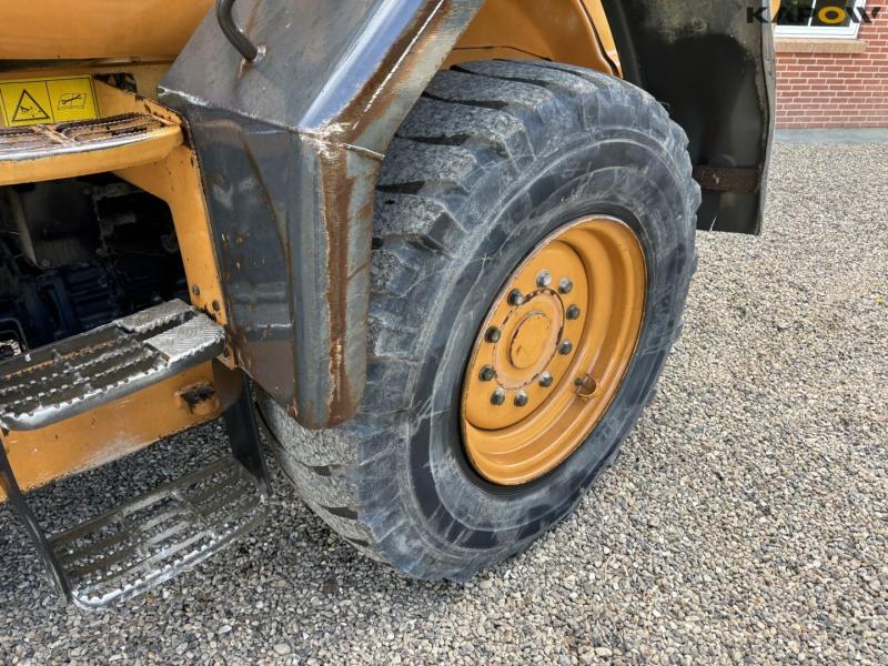 Case 521D wheel loader 43