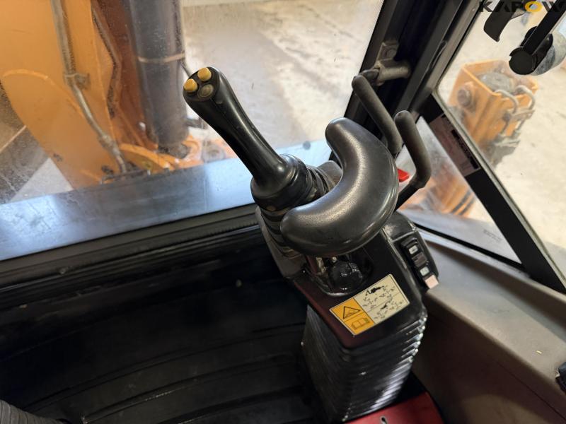 Case 695ST backhoe loader 47