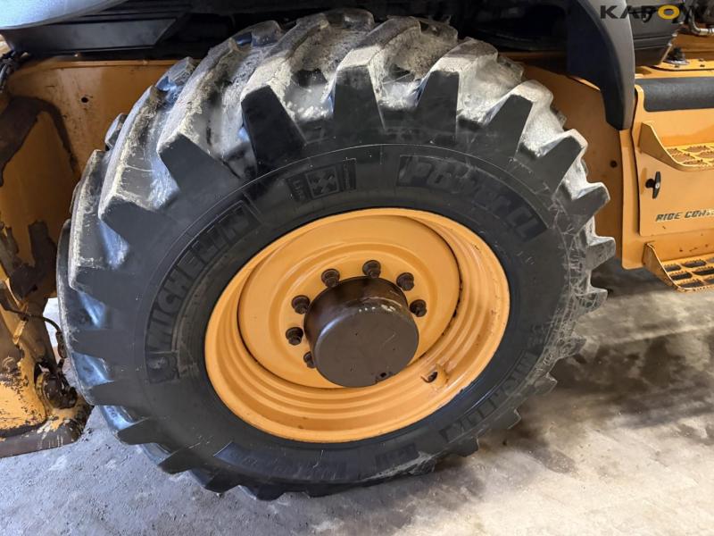 Case 695ST backhoe loader 60