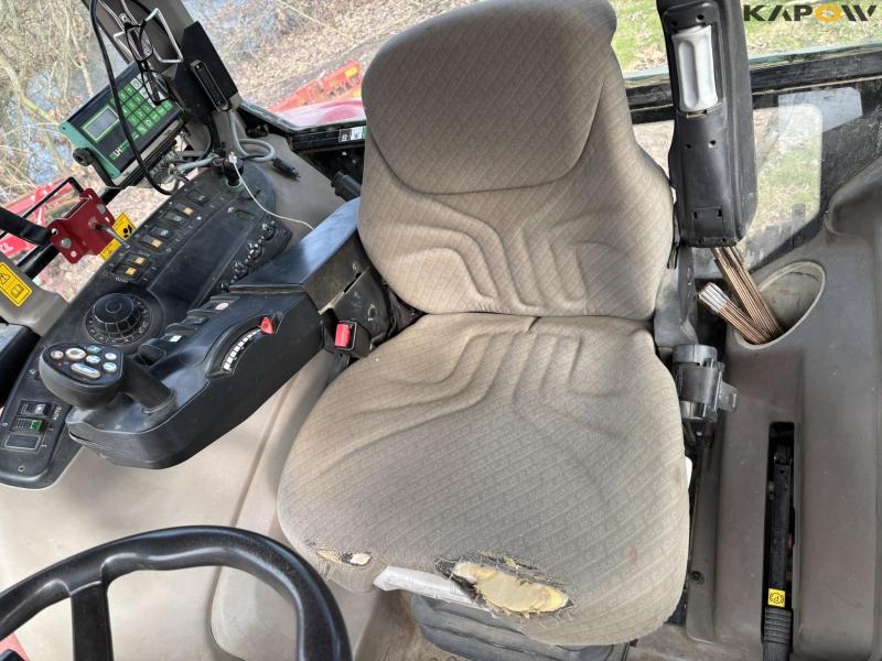 Case CVX 1155 4 WD tractor with front loader 66