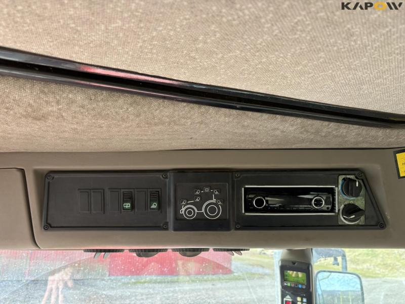 Case CVX 1155 4 WD tractor with front loader 73