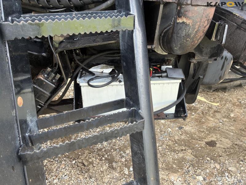 Case CVX 170 tractor with front loader 28