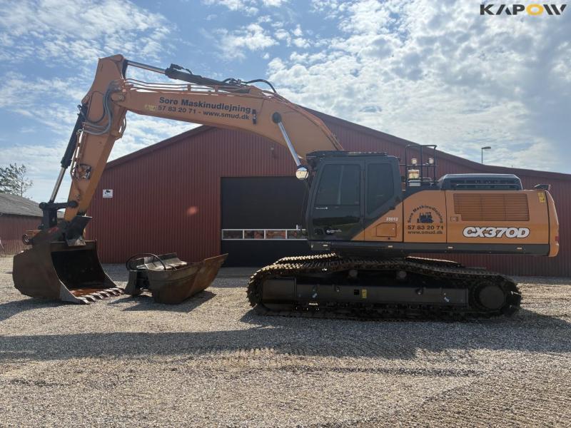 Case CX350D excavator 8
