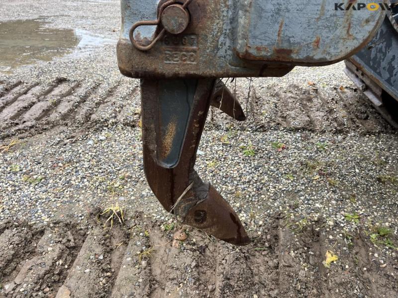 Case/New Holland D180 dozer with 3 tooth ripper 27