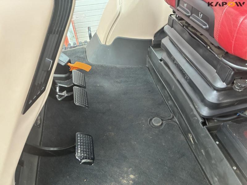 Case IH Optum 340 CVX tractor 57