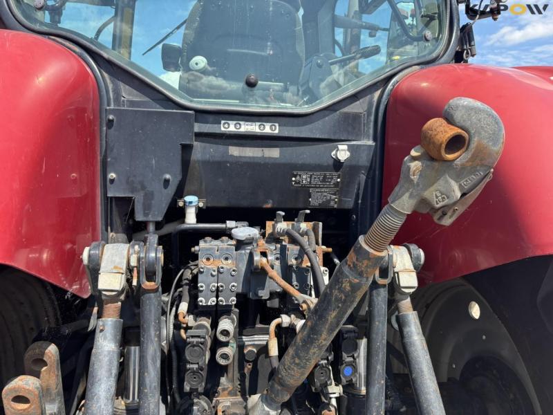 Case Puma 185 CVX tractor with front loader 38
