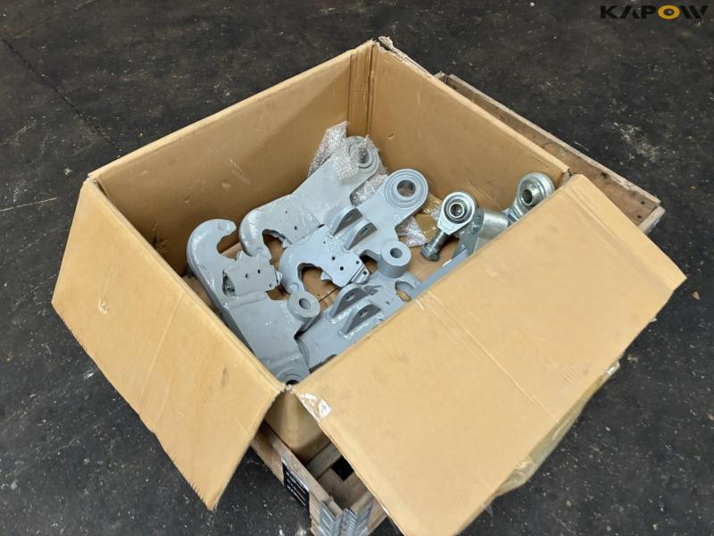 CAT grapple claw 1