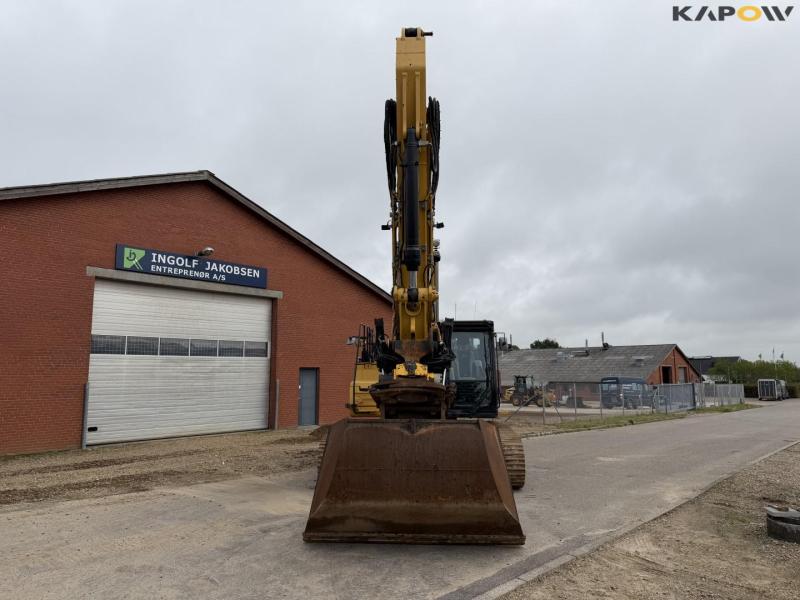 Caterpillar 330 FL excavator 2
