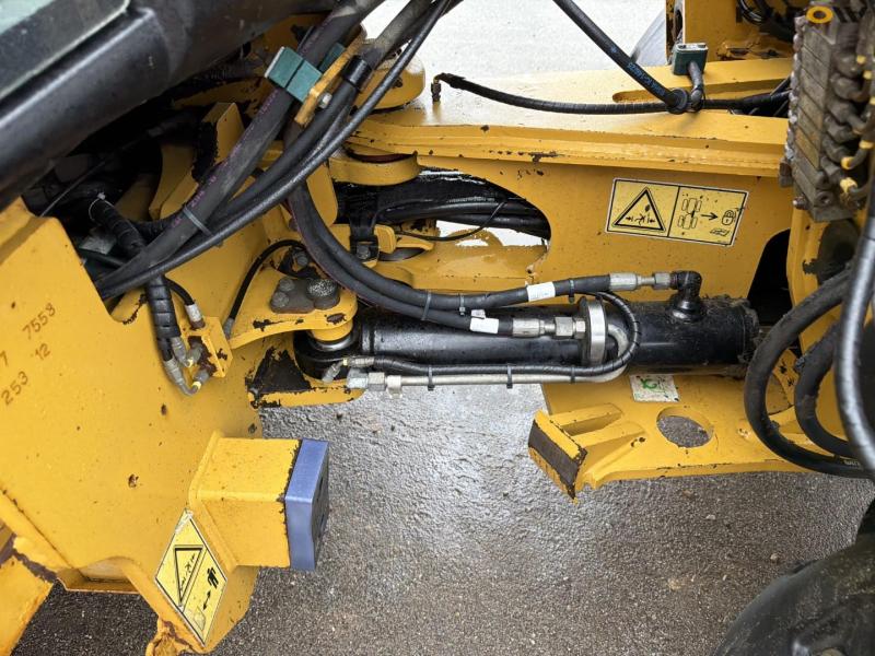 Caterpillar 907H2 wheel loader 23