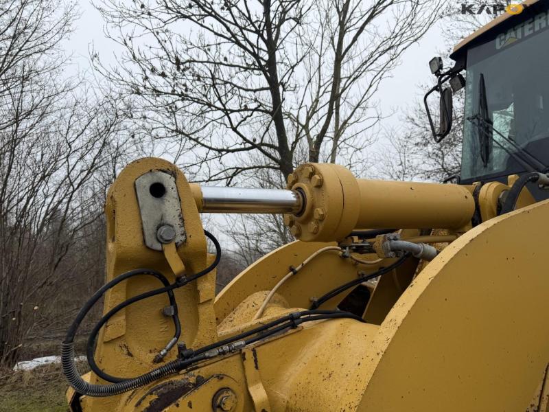 Caterpillar 950H wheel loader 11