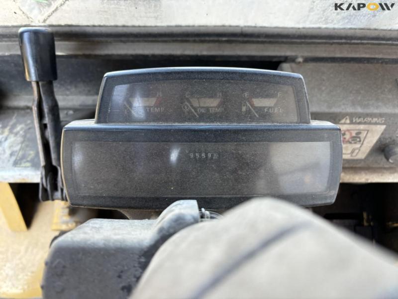 Caterpillar forklift 11