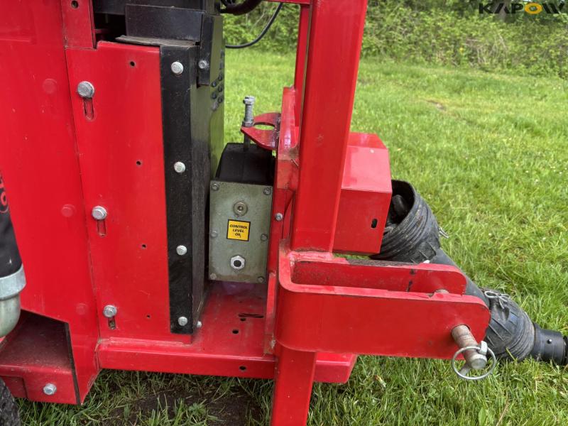 Ceccato Trimmonc Mega Monster chipper PTO towed 16