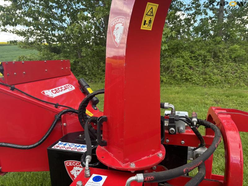 Ceccato Trimmonc Mega Monster chipper PTO towed 21