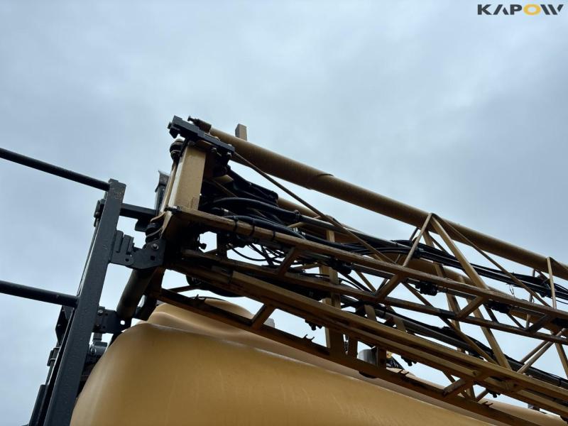 Challenger Rogator RG 655 self-propelled sprayer 33