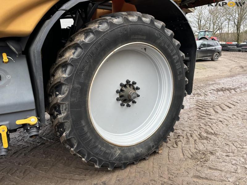 Challenger Rogator sprayer 60