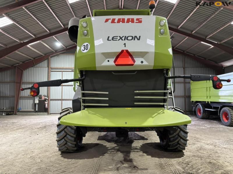 Claas 670 combine with V900 30ft header 6