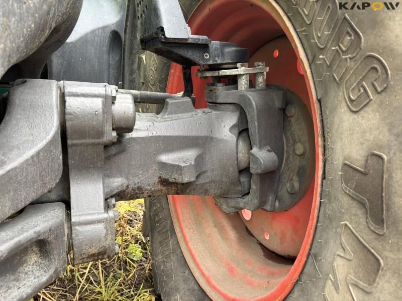 Claas Axion 850 CMATIC 4 WD tractor 13