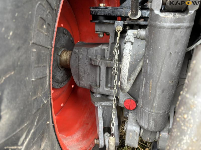 Claas Axion 850 CMATIC 4 WD tractor 36