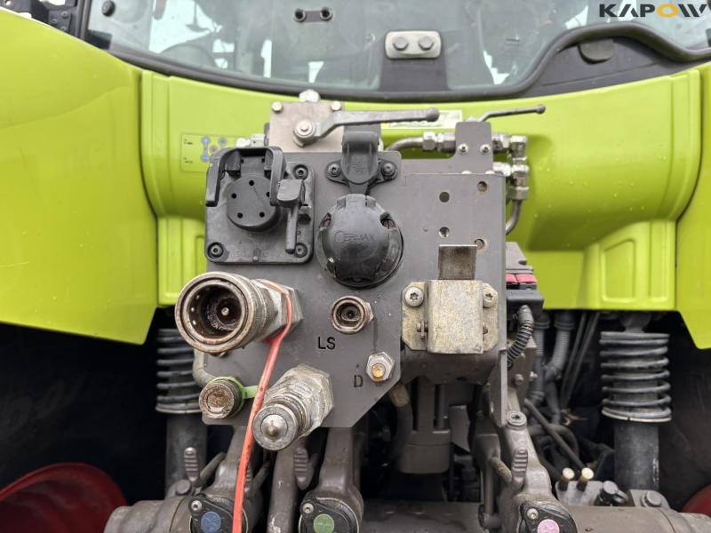 Claas Axion 850 CMATIC 4 WD tractor 41