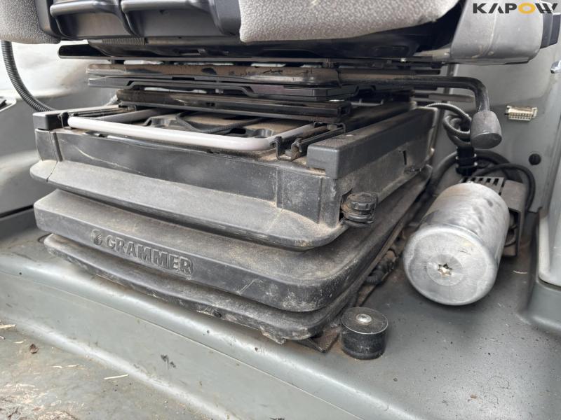 Claas Axion 850 CMATIC 4 WD tractor 66