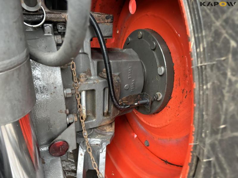 Claas Axion 850 tractor 39