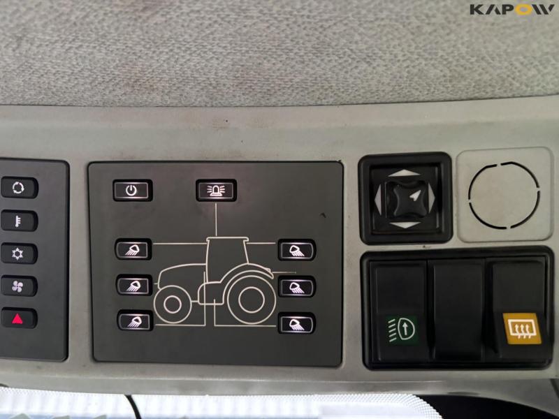 Claas Axion 850 tractor 61