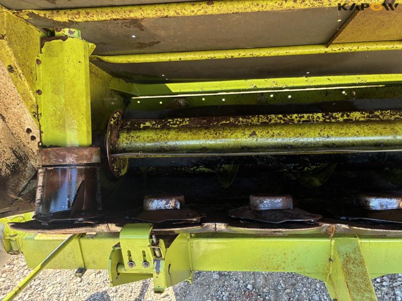 Claas Direct Disc 520 header with trailer 15
