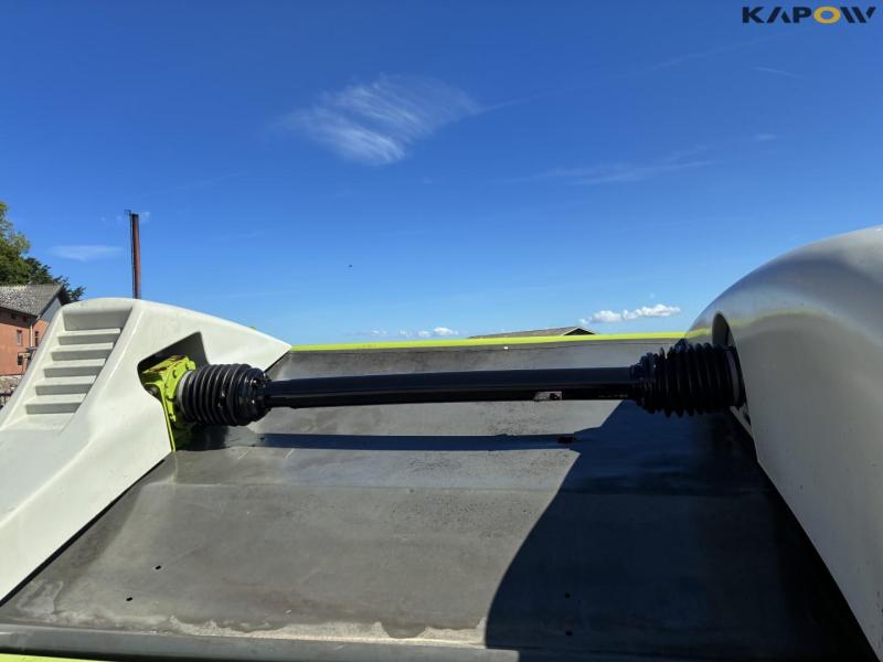Claas Direct Disc 520 header with trailer 32