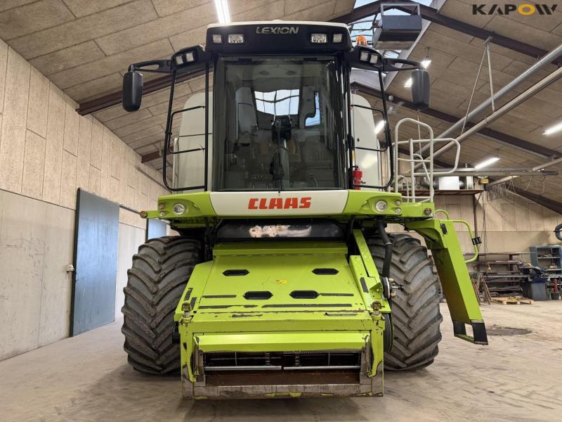 Claas Lexion 560 + 25 foot header 2