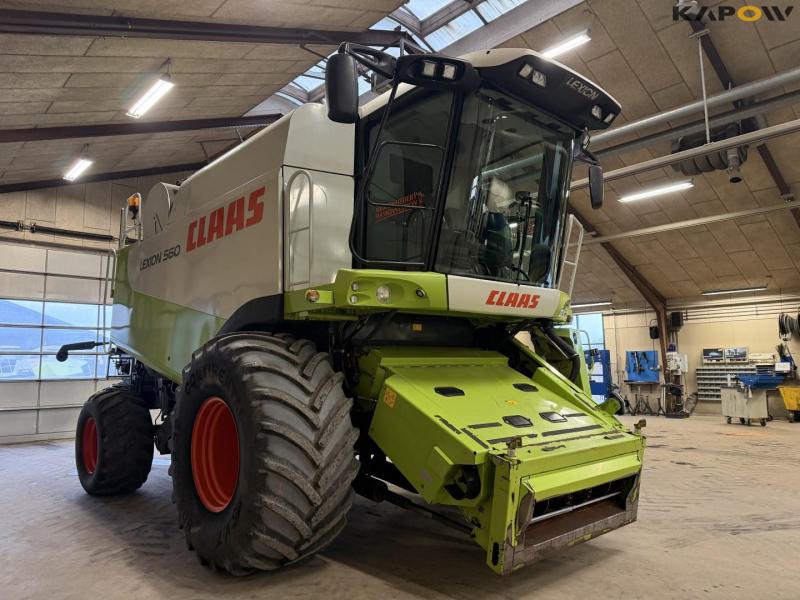 Claas Lexion 560 + 25 foot header 3