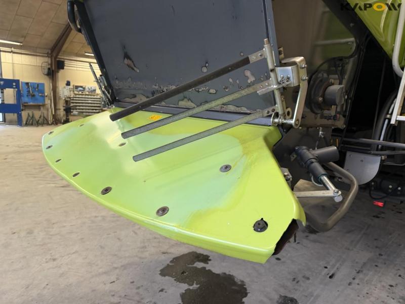 Claas Lexion 560 + 25 foot header 24