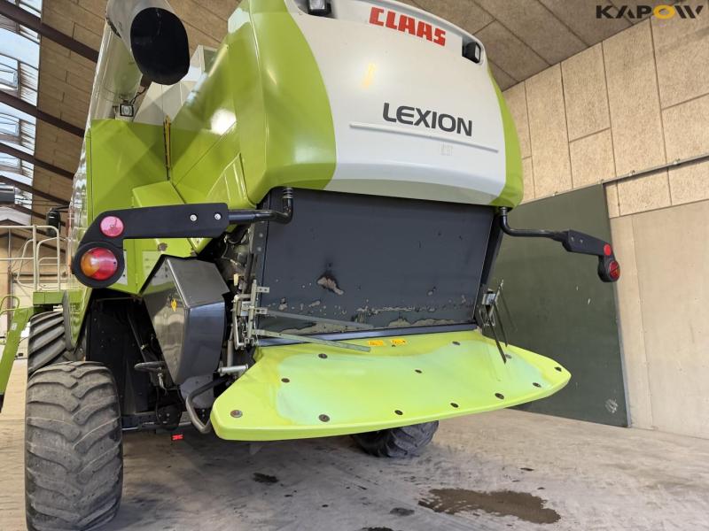 Claas Lexion 560 + 25 foot header 26