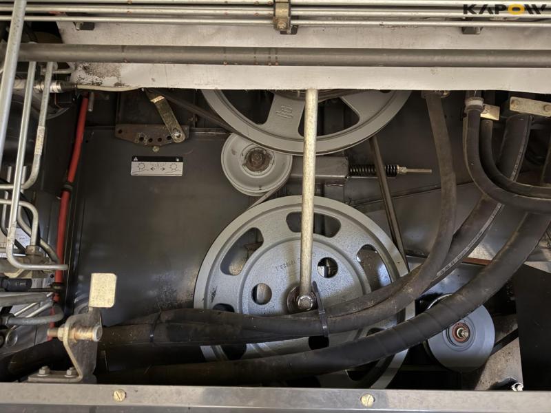 Claas Lexion 560 + 25 foot header 53