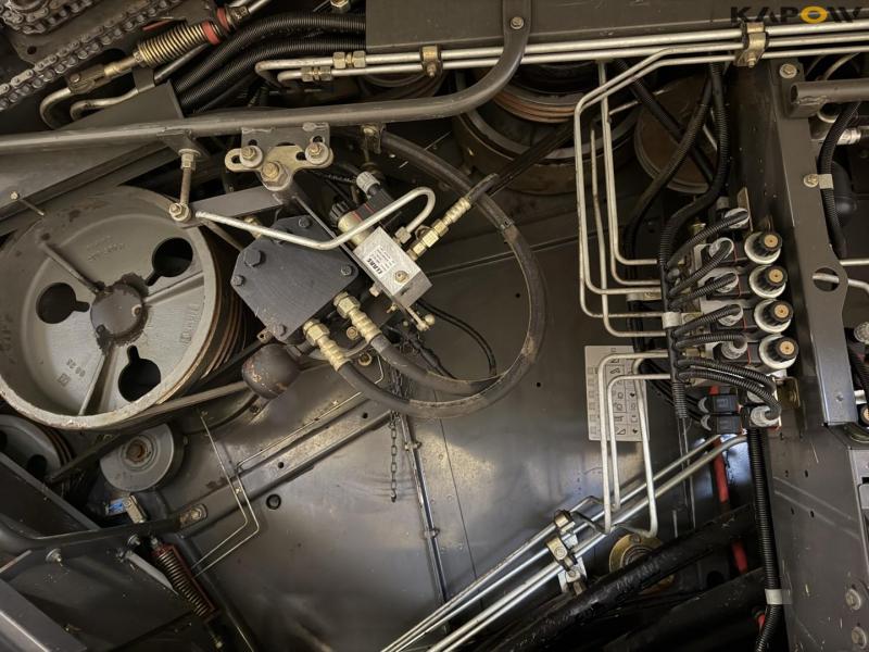 Claas Lexion 560 + 25 foot header 54