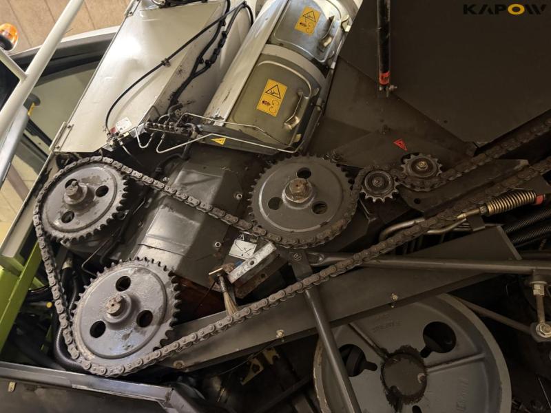 Claas Lexion 560 + 25 foot header 55