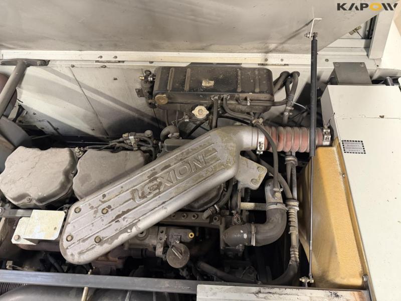 Claas Lexion 560 + 25 foot header 68