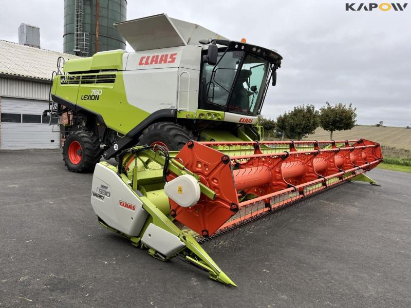 Claas lexion 760 combine harvester with 31 foot header 3