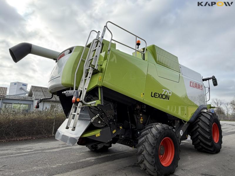 Claas Lexion 770 combine harvester 5