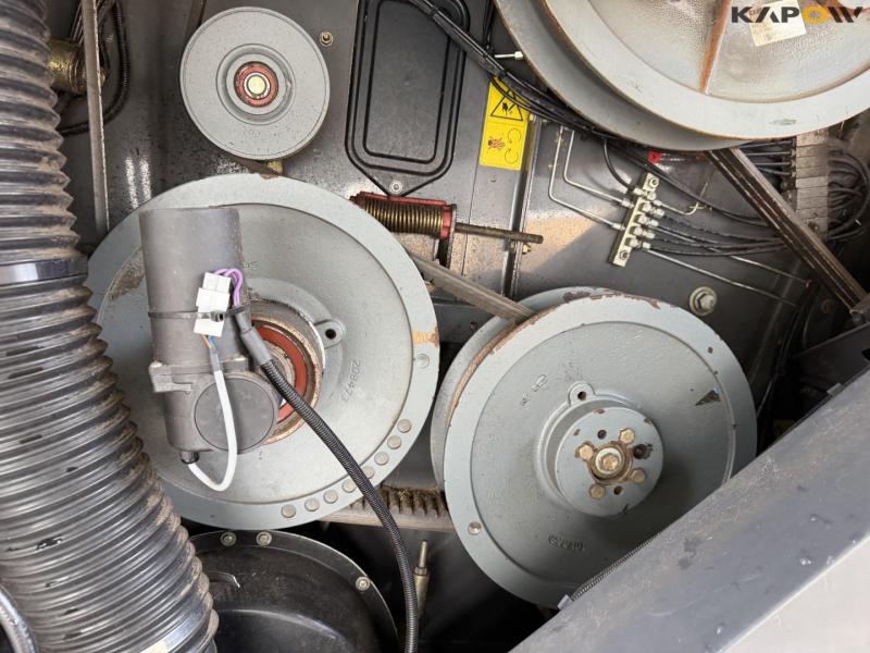 Claas Lexion 770 combine harvester 22