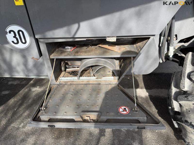 Claas Lexion 770 combine harvester 48