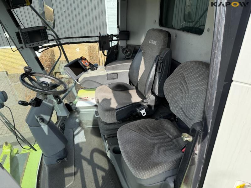 Claas Lexion 770 combine harvester 58