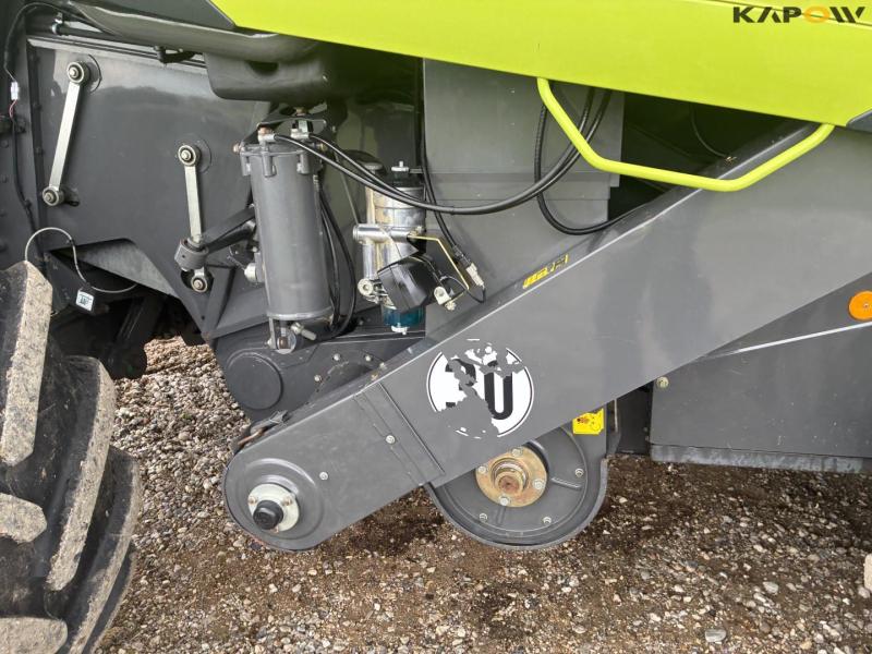 Claas lexion 780 TT combine harvester 44