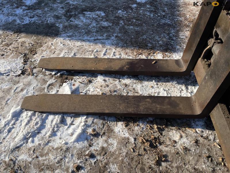 Clark 5 ton forklift 14